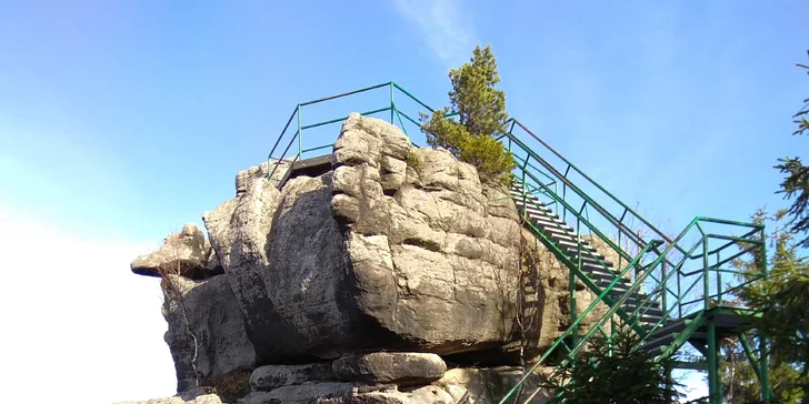 665 schodů do skalního města a skalní bludiště