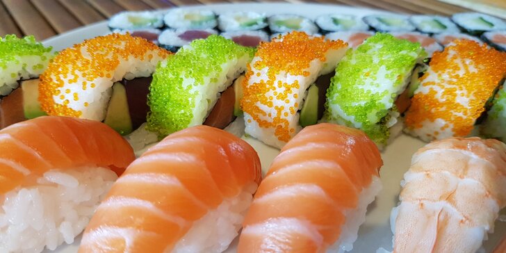 Rolované Japonsko: 30 nebo 44 ks sushi s lososem, avokádem, tuňákem i rukolou