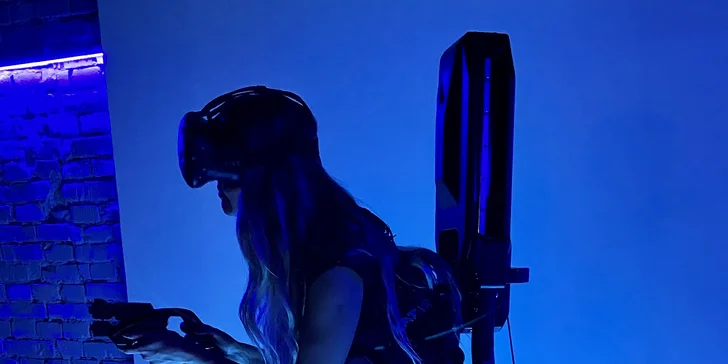30 min. hraní ve virtuální realitě s pohybovou platformou KAT VR Walk