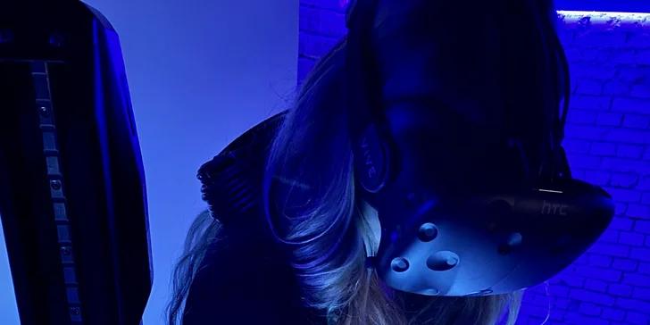 30 min. hraní ve virtuální realitě s pohybovou platformou KAT VR Walk