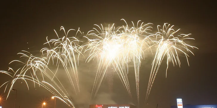 Odpalte konec roku stylově! Ohňostroje Pyromoravia: 154-306 ran