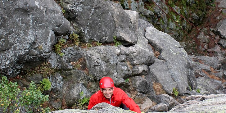 Základní 2denní skupinový kurz lezení na skalách pro 1 nebo 2 osoby