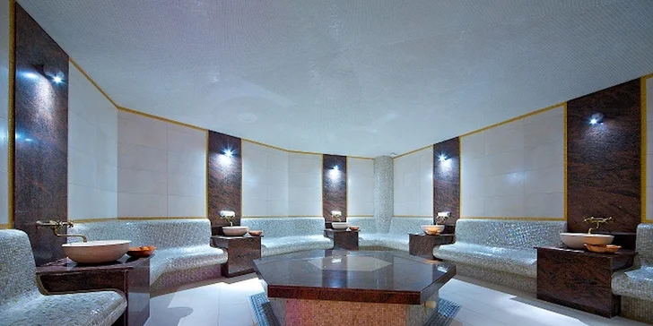 Celodenní vstupy do Aquaparku Senec i se vstupem do wellness či s masáží