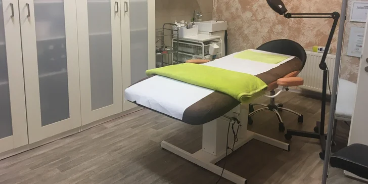 Krásná hned po probuzení: permanentní make-up obočí nebo linek