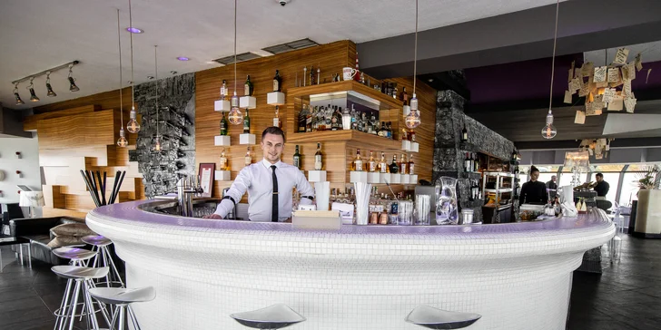 Bratislavská vyhlídková věž UFO: vyhlídka z 95 metrů a drink, dort nebo prosecco v baru