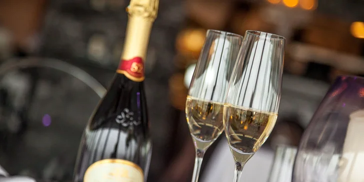 Bratislavská vyhlídková věž UFO: vyhlídka z 95 metrů a drink, dort nebo prosecco v baru