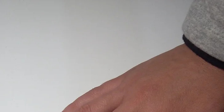 Manikúra s parafínovým zábalem, peelingem, gel lakem, Shellacem nebo P-Shine