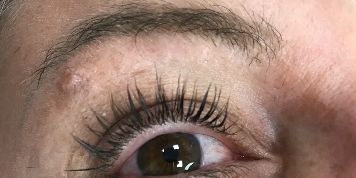Krásné řasy pomocí metody Lash Lifting & Lash Botox vč. barvení