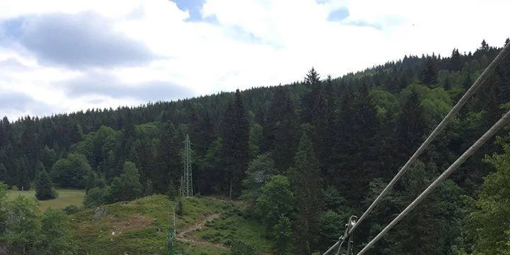 Adrenalinové zážitky v Yellow pointu: bungee trampolína, zip line a obří houpačka