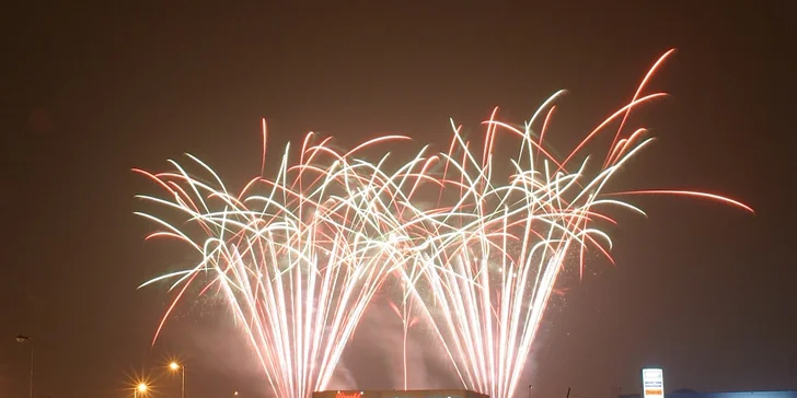 Odpalte konec roku stylově! Ohňostroje Pyromoravia: 154-306 ran