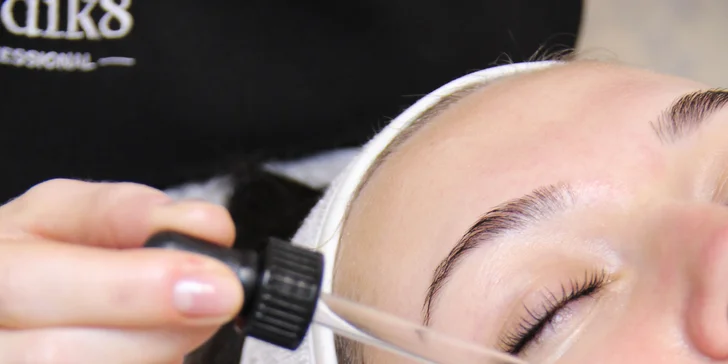 Chemický peeling pro krásnou pleť s lash liftingem ve druhé variantě
