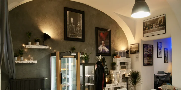 Káva, čaj, kakao nebo čokoláda třeba i s bábovkou či zákuskem pro 1 či 2
