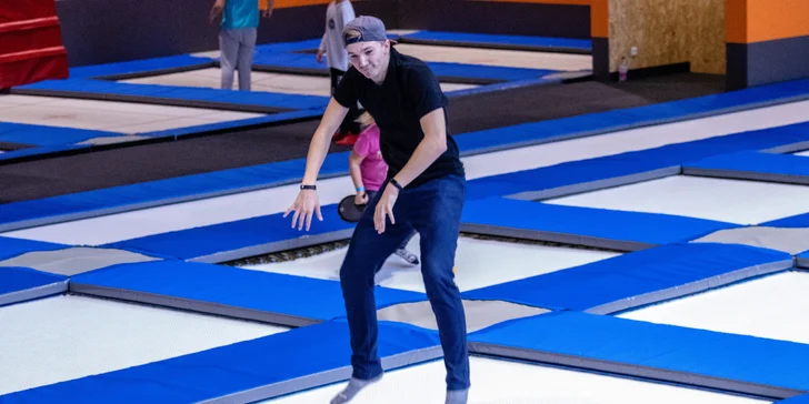Pojďte si zaskákat: vstupy i permanentky do trampolínového centra