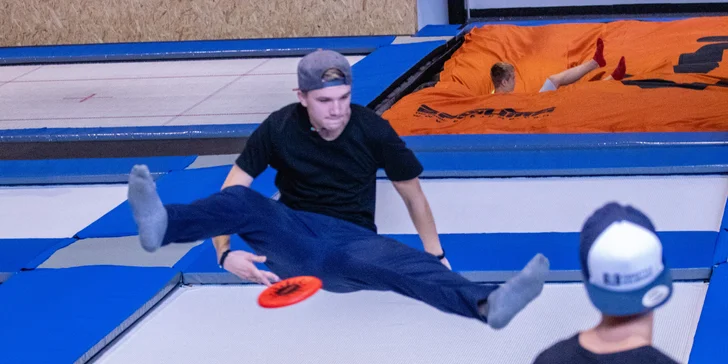 Pojďte si zaskákat: vstupy i permanentky do trampolínového centra