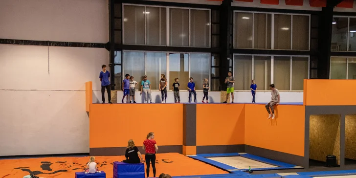 Pojďte si zaskákat: vstupy i permanentky do trampolínového centra