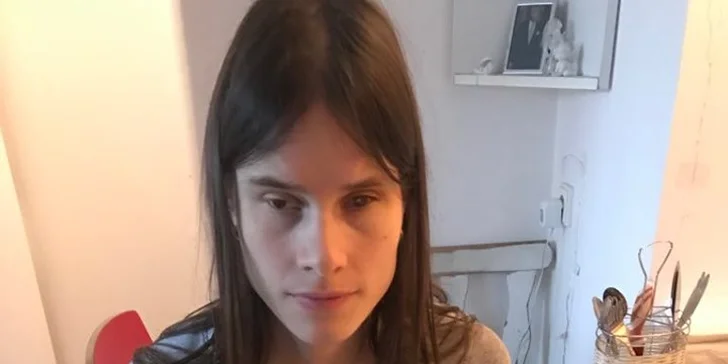 Nevidomá Cilka chce pomáhat ostatním: složme se na výcvik jejího pejska na canisterapii