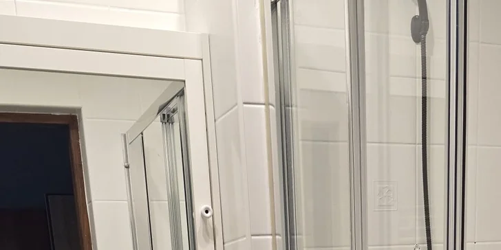 Vlastná kúpeľňa s toaletou je samozrejmosťou.