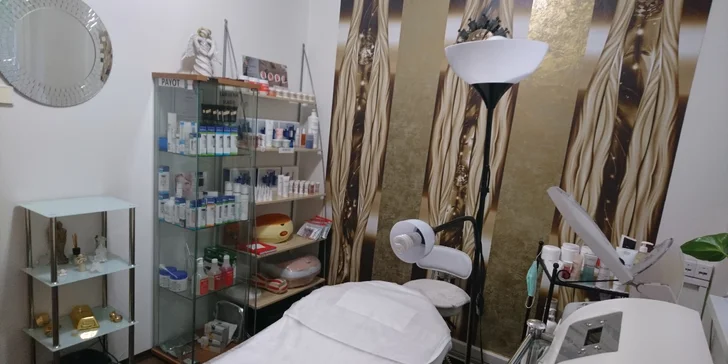 100minutová péče pro zářivou pleť s mikrodermabrazí a zlatou maskou