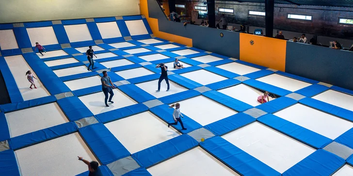 Pojďte si zaskákat: vstupy i permanentky do trampolínového centra