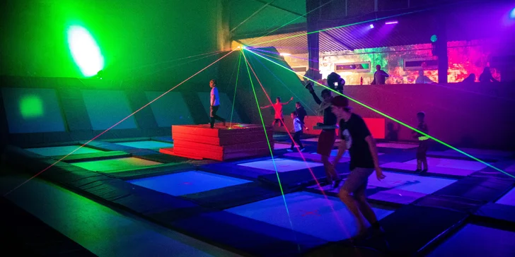 Pojďte si zaskákat: vstupy i permanentky do trampolínového centra