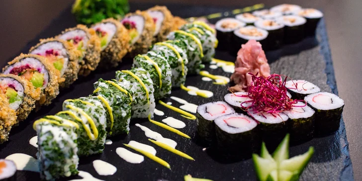 Chutě Japonska: sety s 16 a 42 ks sushi, polévkami, salátem a kuřecím teriyaki