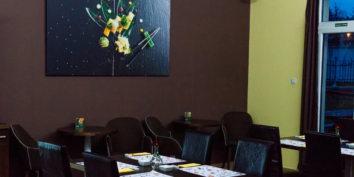 Chutě Japonska: sety s 16 a 42 ks sushi, polévkami, salátem a kuřecím teriyaki