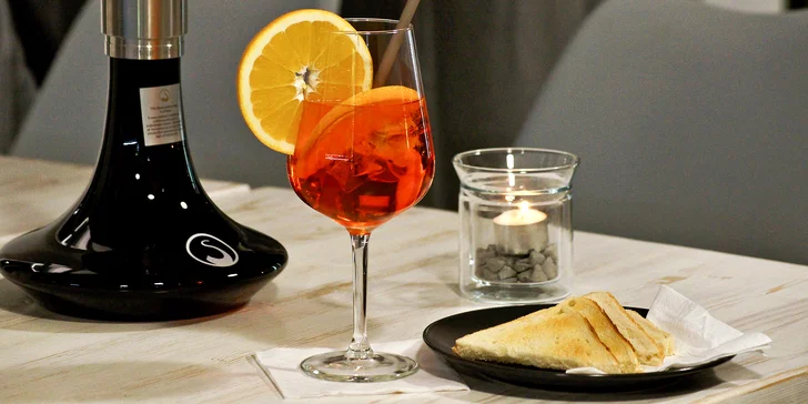 Sklenka prosecca či Ciao Spritzu, vodní dýmka nebo rovnou oboje v centru Prahy