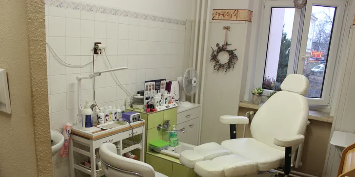 Dopřejte nohám relax: Masáž nohou nebo pedikúra dle výběru
