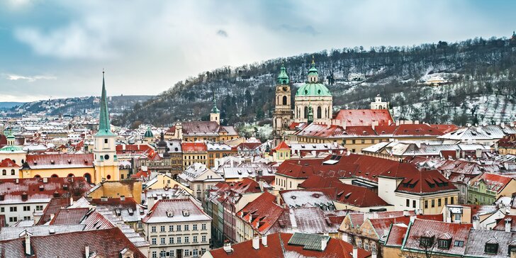 Za krásami Prahy: pobyt v luxusním hotelu v centru, snídaně, večeře i láhev vína