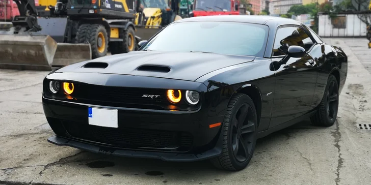 Mač amerických bestií: 20–60 min. v Chevroletu Camaro a Dodge Challenger