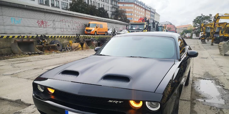 Mač amerických bestií: 20–60 min. v Chevroletu Camaro a Dodge Challenger