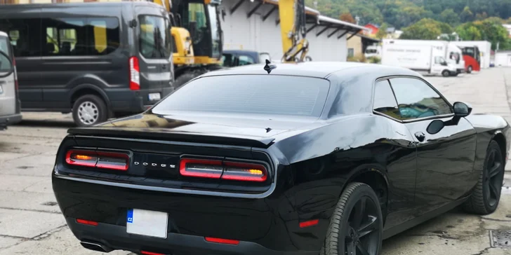 Mač amerických bestií: 20–60 min. v Chevroletu Camaro a Dodge Challenger