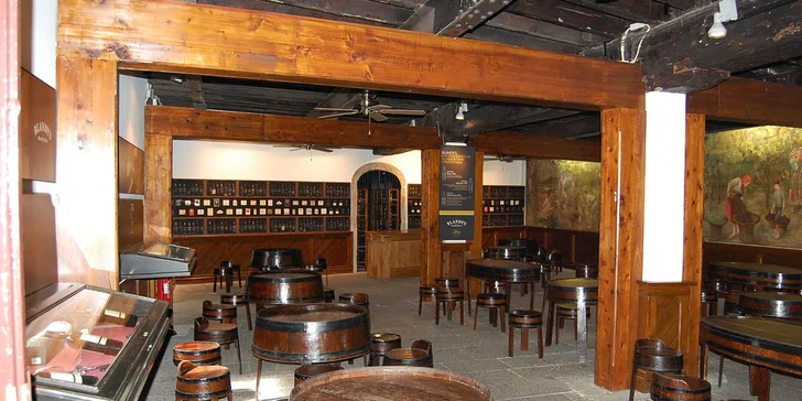 Tour de Wine: Detektivní hra po kapkách zločinu