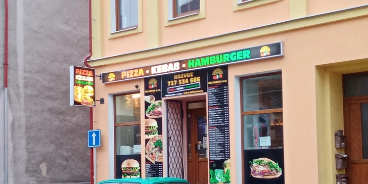 Vyberte si podle chuti: jedna lahodná pizza podle výběru s sebou