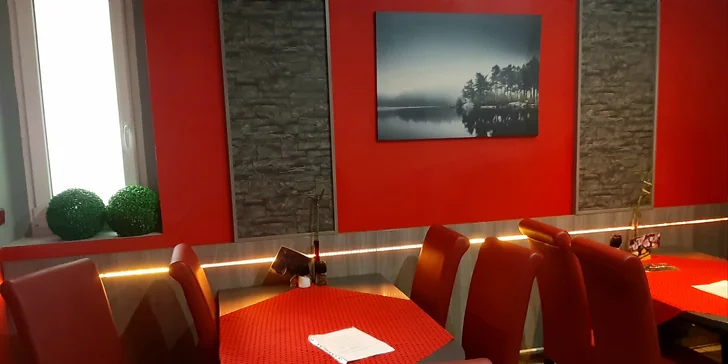 1 nebo 2 křupavé pizzy (Ø 32 cm) dle výběru v pizzerii Piccolíno