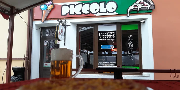 1 nebo 2 křupavé pizzy (Ø 32 cm) dle výběru v pizzerii Piccolíno
