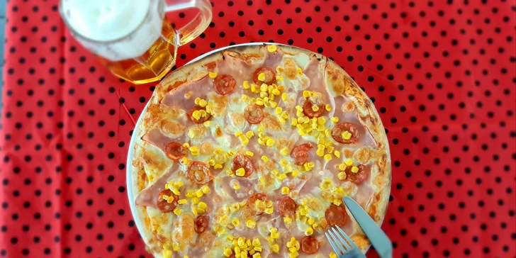 1 nebo 2 křupavé pizzy (Ø 32 cm) dle výběru v pizzerii Piccolíno