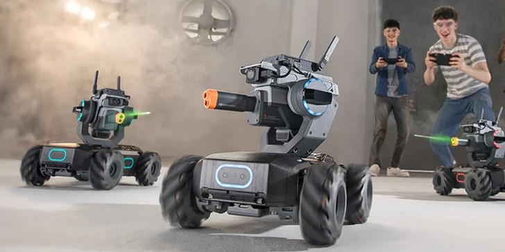 Hodina hry v robotí aréně: napínavé souboje s 1-4 roboty