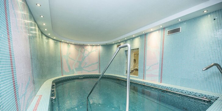 Relax ve špičkovém 4* hotelu Sun: wellness procedury, polopenze, bazén