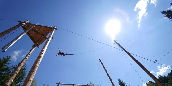 Adrenalinové zážitky v Yellow pointu: bungee trampolína, zip line a obří houpačka