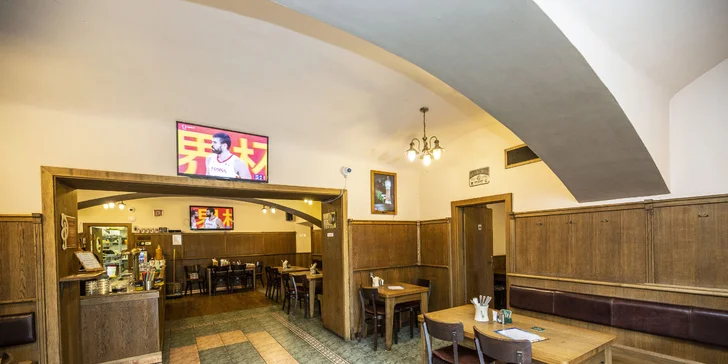 Vepřová krkovice, panenka nebo kuřecí steak a příloha i omáčka dle výběru pro 2 osoby