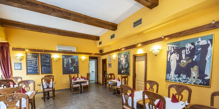 Středomořské 4chodové menu pro dva: tapas, sýry, mořská ryba nebo hovězí steak i dezert