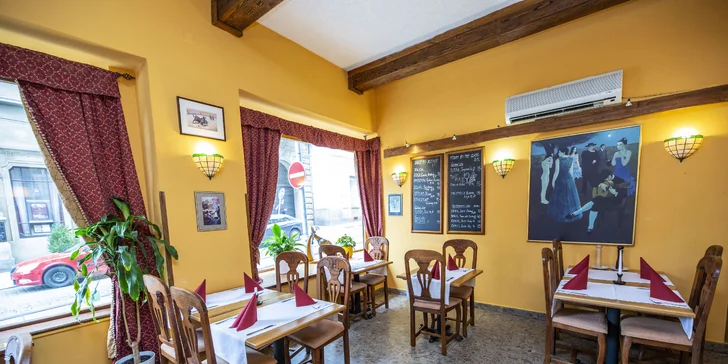 Středomořské 4chodové menu pro dva: tapas, sýry, mořská ryba nebo hovězí steak i dezert