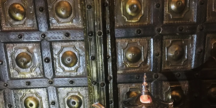 Posezení v orientální čajovně La Kasbah pro dva: čaj i baklava