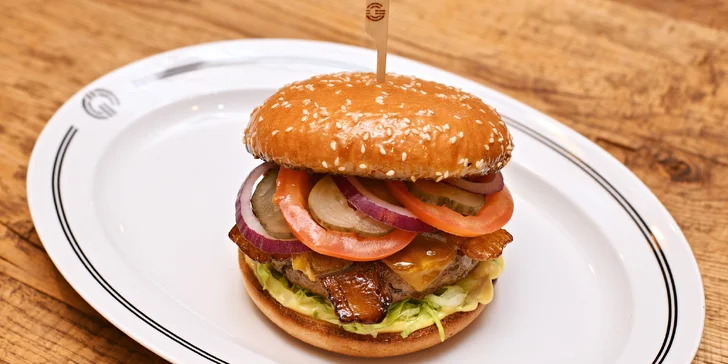 Burgery od vítěze Burgermánie 2018 a 2019: originální americký s masem plemene Black Angus