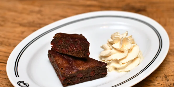 Burgery od vítěze Burgermánie 2018 a 2019: originální americký s masem plemene Black Angus