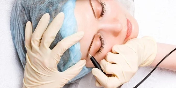 Permanentní make-up: na výběr linky nebo kontura rtů