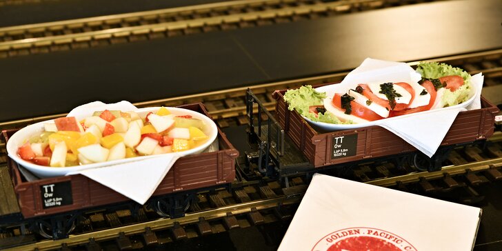Dnes obsluhuje vlak: předkrm, hlavní chod a dezert pro 1 nebo 2 osoby