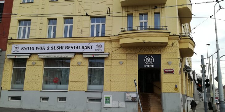 Sushi sety ve Vysočanech: až 54 ks sushi, minizávitky i miso polévky