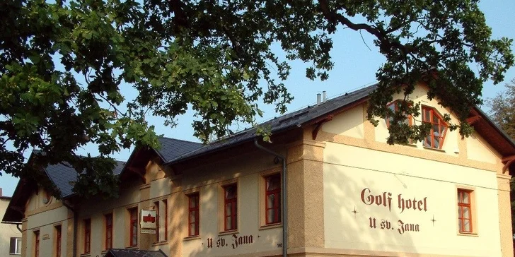 Odpočinek s polopenzí a tréninkem golfu v dosahu Beskyd i Jeseníků